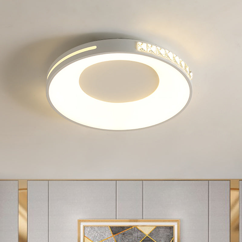 White Finish Round Ceiling Flush Mount Simplicity LED Metal Flush Light Fixture for Bedroom Clearhalo 'Ceiling Lights' 'Close To Ceiling Lights' 'Close to ceiling' 'Flush mount' Lighting' 1062648