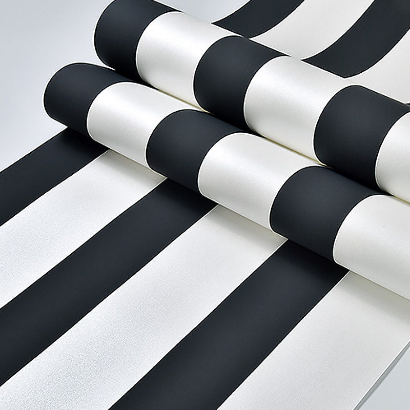 Stripes Wallpaper Roll Minimalistic Non-Woven Material Wall Decoration for Restaurant Black-White Clearhalo 'Modern wall decor' 'Modern' 'Wallpaper' Wall Decor' 1276668