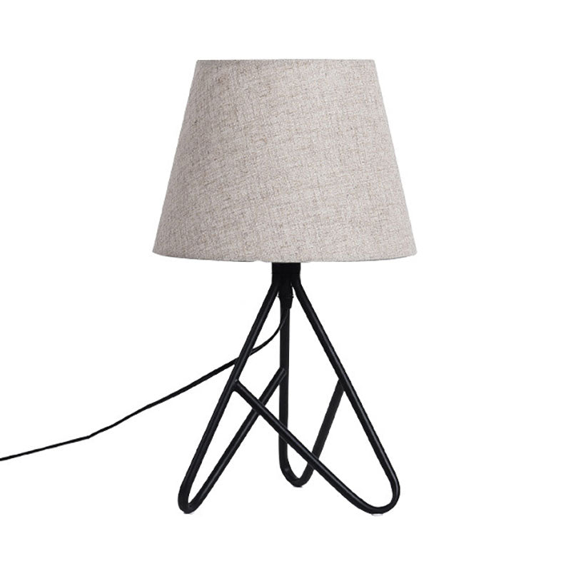 Contemporary Tapered Task Lighting Fabric 1 Light Reading Book Light in White/Black for Bedside Clearhalo 'Lamps' 'Table Lamps' Lighting' 140811