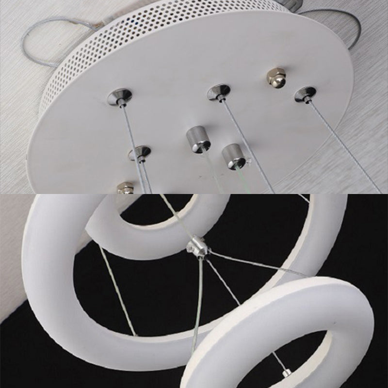 White Donut Suspension Pendant Minimalist LED 3 Lights Acrylic Chandelier Lighting Fixture Clearhalo 'Ceiling Lights' 'Chandeliers' 'Modern Chandeliers' 'Modern' Lighting' 142779