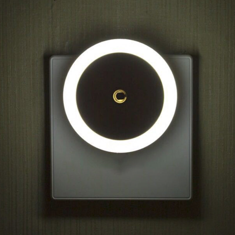 White Round Mini Nightlight Simple Plastic Plug in LED Wall Lighting for Corridor White Clearhalo 'Night Lights' 'Wall Lights' Lighting' 1468219