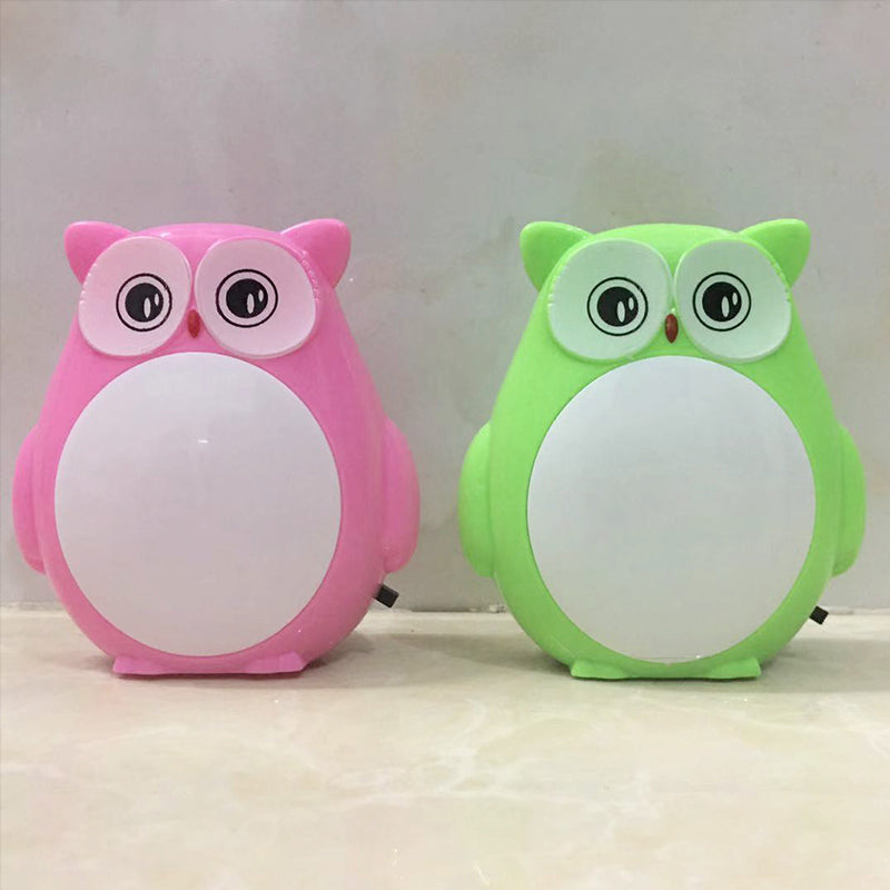 Owl Kids Room Mini Night Light Plastic Cartoon Plug-in LED Wall Lighting Ideas in Red/Green Clearhalo 'Night Lights' 'Wall Lights' Lighting' 1468293