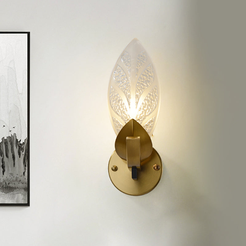 Colonialist Leaf Shaped Wall Light 1 Bulb Frosted Textured Glass Wall Mounted Lighting in Gold Clearhalo 'Wall Lamps & Sconces' 'Wall Lights' Lighting' 1474167