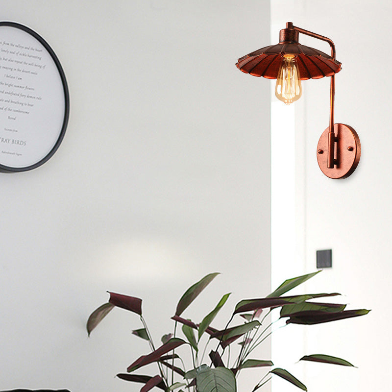 Scalloped Shade Bedside Sconce Wall Lighting Vintage Style Metallic 1 Light Black/Rust Wall Lamp with Curved Arm Rust Clearhalo 'Art deco wall lights' 'Cast Iron' 'Glass' 'Industrial wall lights' 'Industrial' 'Middle century wall lights' 'Modern' 'Rustic wall lights' 'Tiffany' 'Traditional wall lights' 'Wall Lamps & Sconces' 'Wall Lights' Lighting' 147498