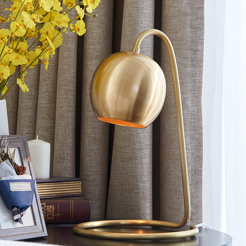 1 Light Spherical Nightstand Lighting Colonialism Golden Metallic Night Light with Circle Base Clearhalo 'Lamps' 'Table Lamps' Lighting' 1475021