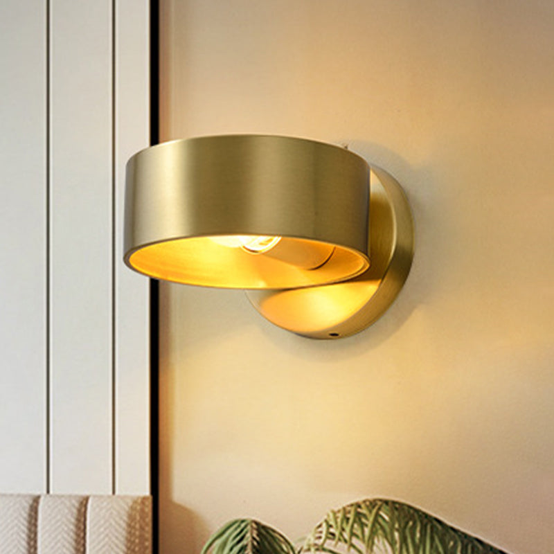 Luxury Round Sconce Wall Lighting 1-Light Metal Wall Mounted Light Fixture in Gold for Bedroom Gold Clearhalo 'Wall Lamps & Sconces' 'Wall Lights' Lighting' 1475238