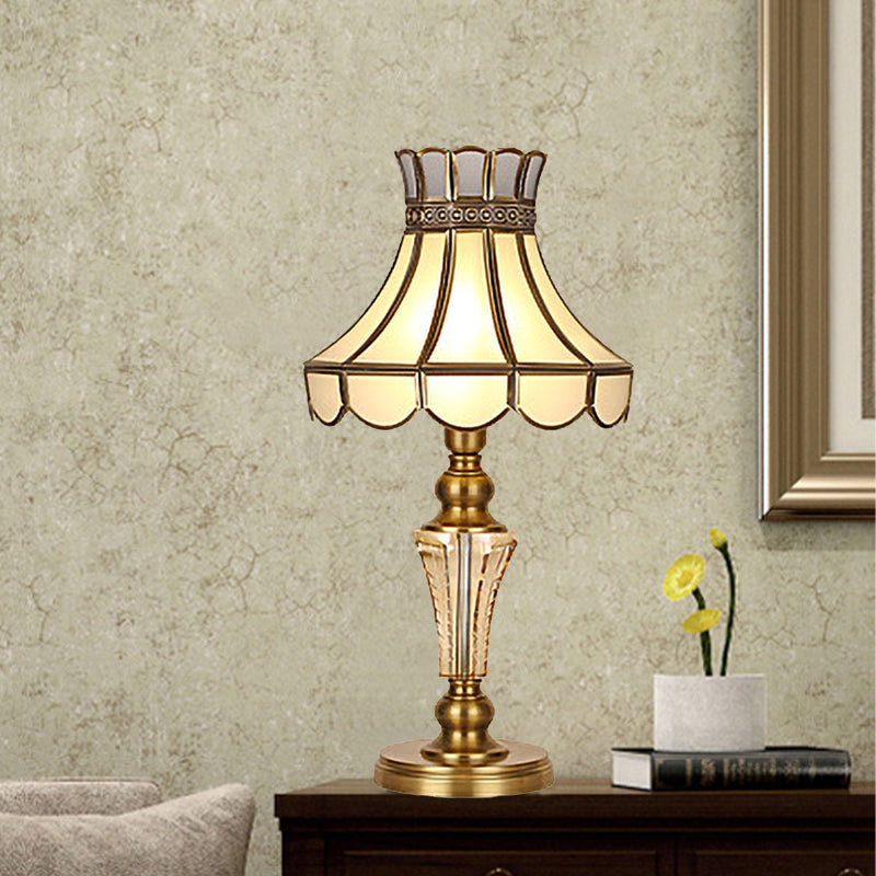 1 Bulb Scalloped Night Table Lamp Traditional Gold Finish Beige Glass Nightstand Lighting with Crystal Accent Clearhalo 'Lamps' 'Table Lamps' Lighting' 1476177