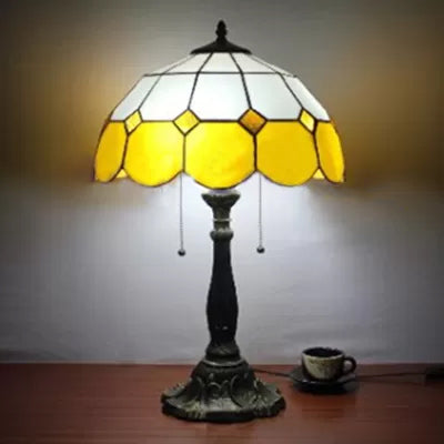 Traditional Dome Table Light with Grid Design Stained Glass 2 Lights Table Lighting in Blue/Yellow Yellow Clearhalo 'Lamps' 'Table Lamps' Lighting' 14980