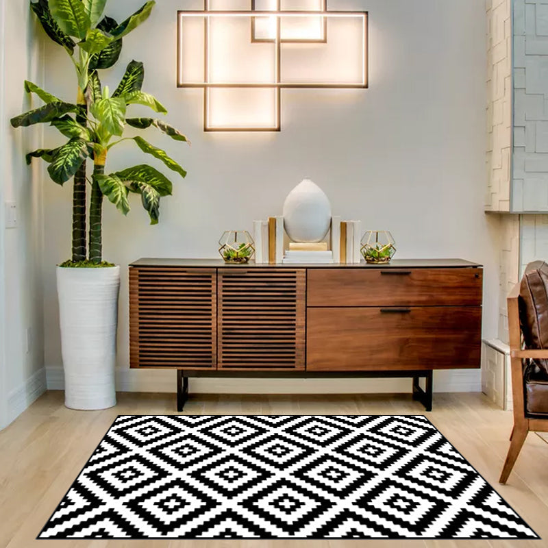 Modern Living Room Rug in Black and White Diamond Wave Print Rug Polyester Washable Anti-Slip Area Rug Black Clearhalo 'Area Rug' 'Modern' 'Rugs' Rug' 1584504