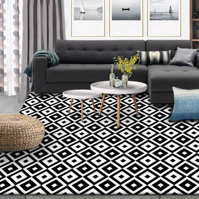 Novelty Modern Rug in Black and White Rhombus Pattern Rug Polyester Non-Slip Pet Friendly Carpet for Home Decoration Black Clearhalo 'Area Rug' 'Modern' 'Rugs' Rug' 1585577