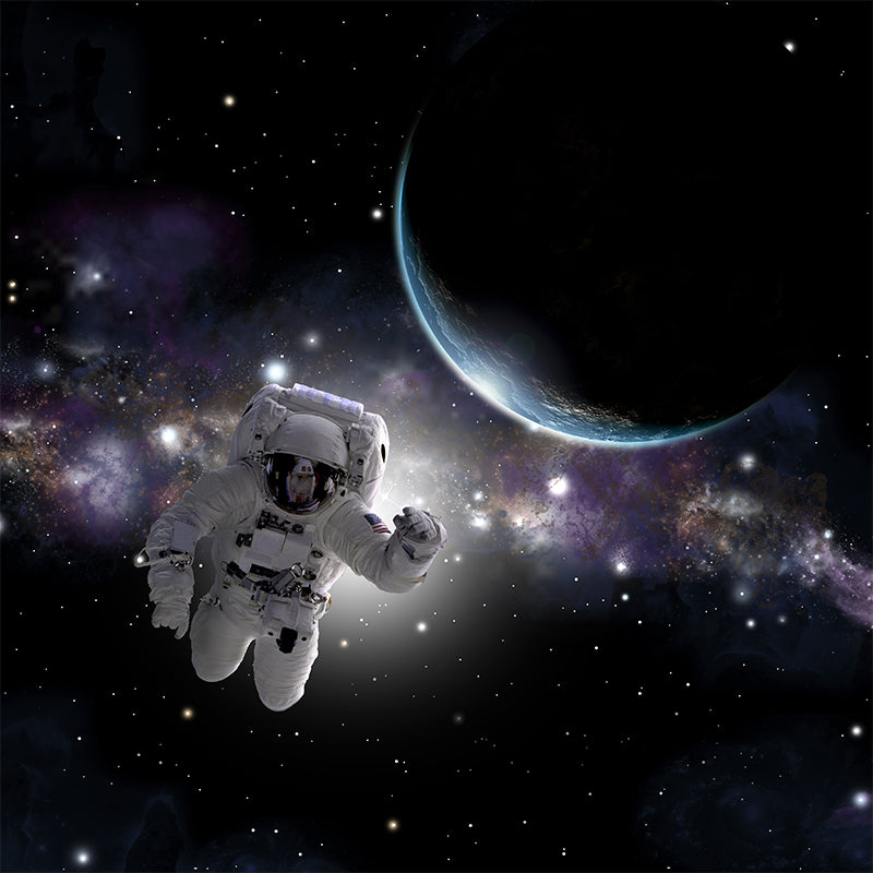 Floating Astronaut Mural Decal Sci-Fi Non-Woven Materials Wall Covering in Black Clearhalo 'Wall Decor' 'Wall Mural' 1637531