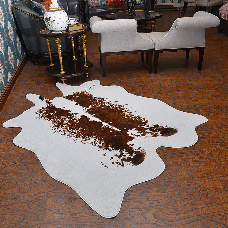 Brown Cow Skin Pattern Rug Polyester Novelty Rug Washable Non-Slip Pet Friendly Carpet for Living Room White 4'7