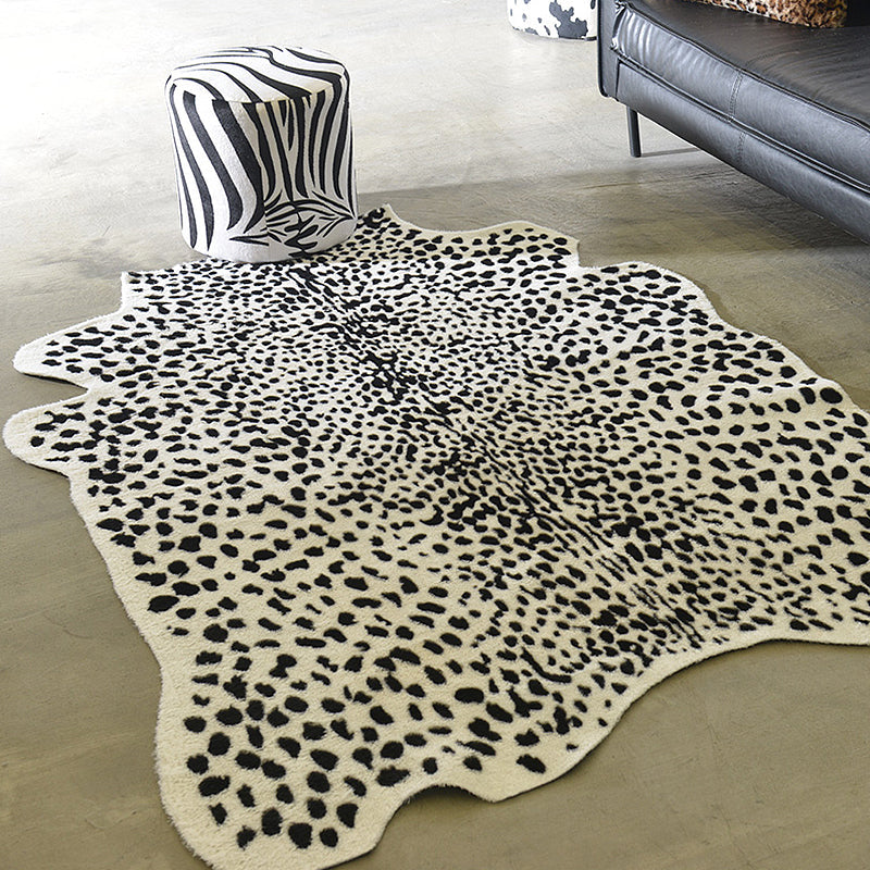 Unique Leopard Pattern Rug Nordic Rug Polyester Washable Non-Slip Pet Friendly Carpet for Living Room Black 4'7