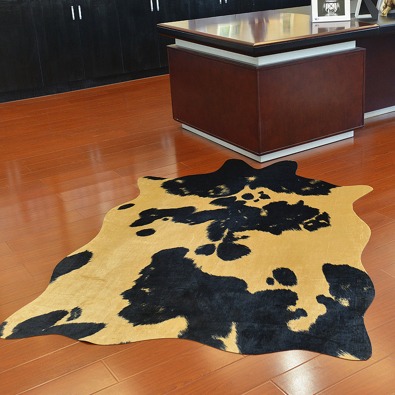 Unique Cow Skin Pattern Rug Nordic Rug Polyester Washable Non-Slip Pet Friendly Carpet for Living Room Beige 4'7