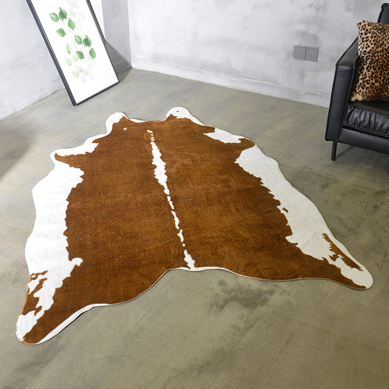 Modernism Cow Skin Pattern Rug White and Black Polyester Rug Non-Slip Pet Friendly Washable Carpet for Living Room Brown 4'7