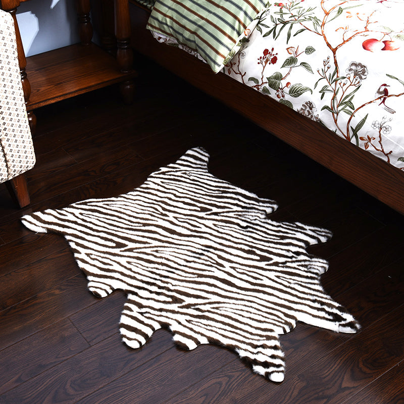 Black Study Rug Modern Zebra Striped Pattern Rug Polyester Anti-Slip Backing Area Rug Clearhalo 'Area Rug' 'Casual' 'Rugs' Rug' 1870459