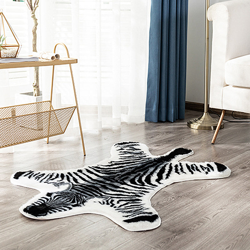 Black Zebra Striped Pattern Rug Polypropylene Modern Rug Washable Non-Slip Pet Friendly Carpet for Living Room Black 2'7