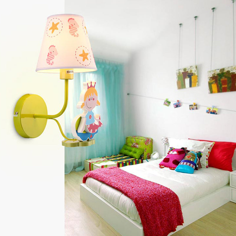 Wood Princess Wall Light with Seahorse Girls Bedroom 1 Head Cartoon Wall Sconce Clearhalo 'Wall Lamps & Sconces' 'Wall Lights' Lighting' 195269