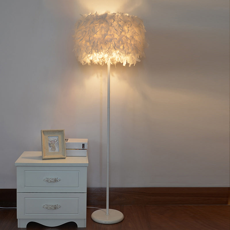 Drum Bedside Floor Lamp Feather 1-Light Modernist Stand Up Lamp in White with/without Crystal Drop White without Crystal Clearhalo 'Floor Lamps' 'Lamps' Lighting' 1986177