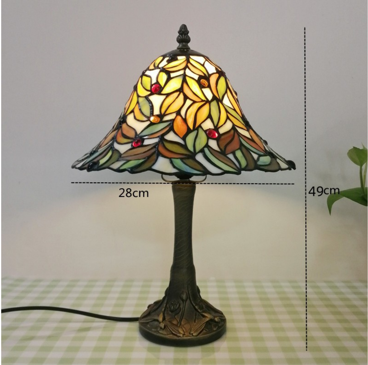 1 Light Tapered Shade Desk Light with Leaf Antique Stained Glass Table Light in Green for Bedroom Green Clearhalo 'Lamps' 'Table Lamps' Lighting' 20230906151848