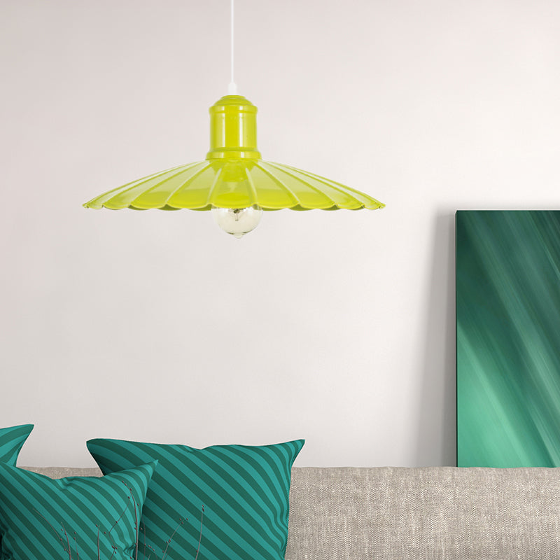 Scalloped Shade Metal Hanging Light Fixture Retro 1 Head Bedroom Pendant Lamp in Red/Yellow/Green Green Clearhalo 'Art Deco Pendants' 'Cast Iron' 'Ceiling Lights' 'Ceramic' 'Crystal' 'Industrial Pendants' 'Industrial' 'Metal' 'Middle Century Pendants' 'Pendant Lights' 'Pendants' 'Tiffany' Lighting' 204630