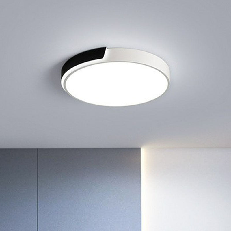 Geometric Living Room Flush Light Metal Artistic LED Flush Ceiling Light Fixture in Black and White Black-White Round Clearhalo 'Ceiling Lights' 'Close To Ceiling Lights' 'Close to ceiling' 'Flush mount' Lighting' 2046557