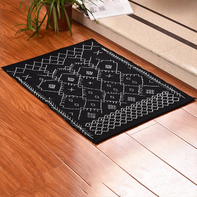 Dark Color Bohemia Rug Cotton Lattice Print Rug Pet Friendly Machine Washable Carpet for Great Room Matte Black 2' x 2'11