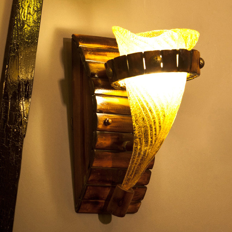 One Bulb Wall Light with Flower Shade Yellow Textured Glass Rustic Indoor Sconce Lighting Fixture in Bronze Clearhalo 'Art deco wall lights' 'Cast Iron' 'Glass' 'Industrial wall lights' 'Industrial' 'Middle century wall lights' 'Modern' 'Rustic wall lights' 'Tiffany' 'Traditional wall lights' 'Wall Lamps & Sconces' 'Wall Lights' Lighting' 205733