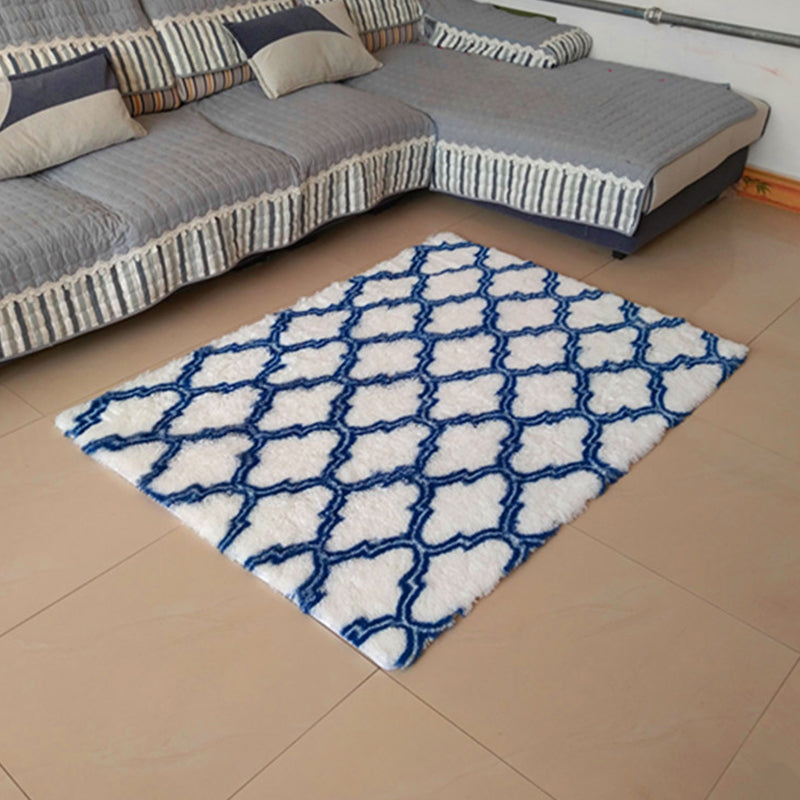 Unique Quatrefoil Patterned Rug Multi Color Modern Carpet Faux Fur Anti-Slip Backing Pet Friendly Machine Washable Rug for Room Blue-White Clearhalo 'Area Rug' 'Casual' 'Rugs' Rug' 2070906