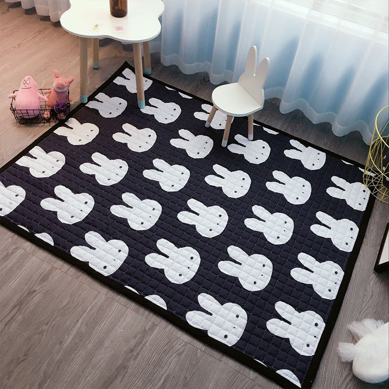 Chic Cartoon Quilted Rug Multicolor Wild Animal Area Carpet Stain Resistant Non-Slip Washable Rug for Kids Bedroom Black-White 4'9