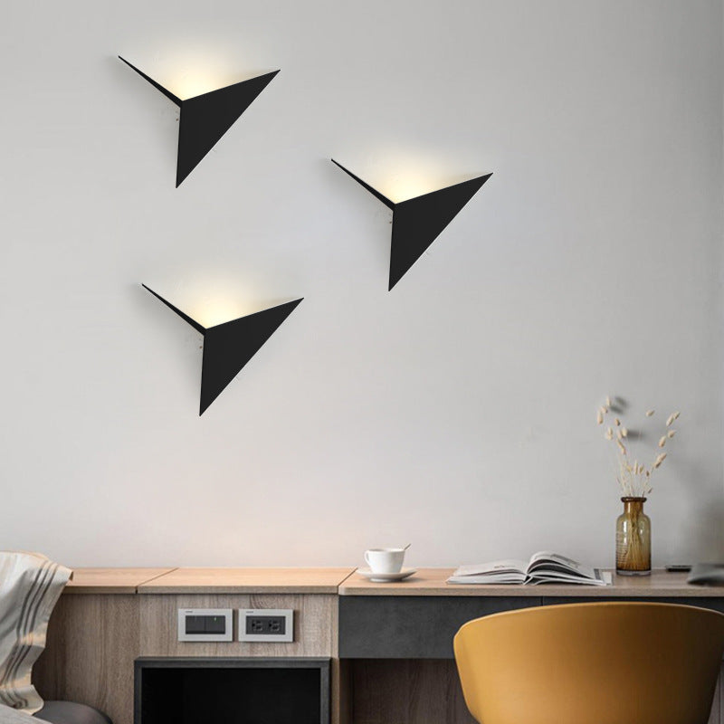 Triangle Sheet Wall lamp Contemporary Acrylic Black/White LED Wall Sconce Light in Warm/White Light Black Clearhalo 'Modern wall lights' 'Modern' 'Wall Lamps & Sconces' 'Wall Lights' Lighting' 210651