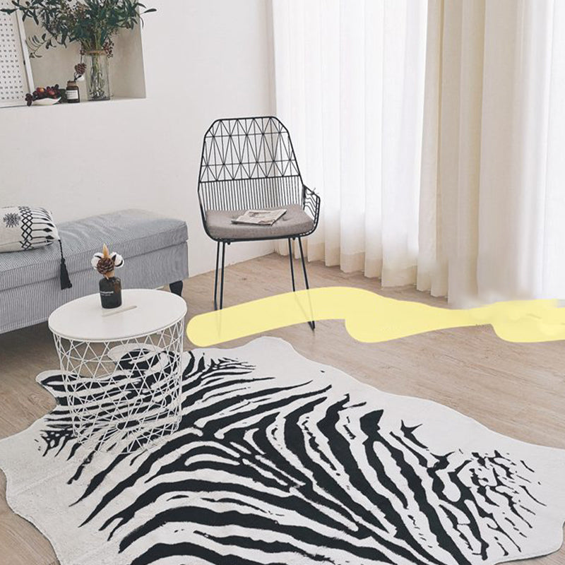 Whole Faux Animal Skin Rug Multi Color Nordic Rug Synthetics Anti-Slip Backing Stain Resistant Washable Carpet for Drawing Room White 4'7