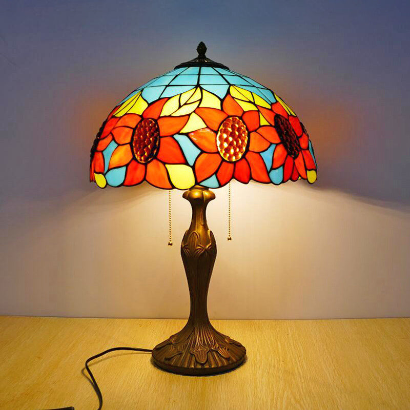 Traditional Sunflower Pattern Nightstand Lamp 2 Heads Stained Glass Table Lighting with Pull Chain Antique Brass B Clearhalo 'Lamps' 'Table Lamps' Lighting' 2187402