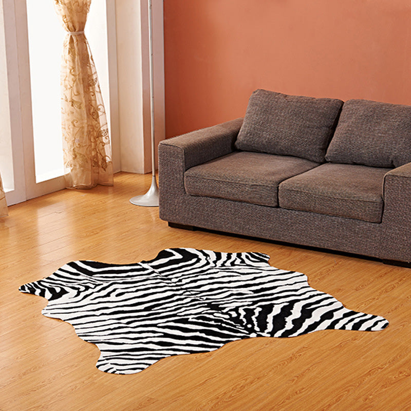 Minimalist Animal Skin Printed Rug Multi Colored Synthetics Carpet Stain-Resistant Easy Care Rug for Decoration Black 4'8