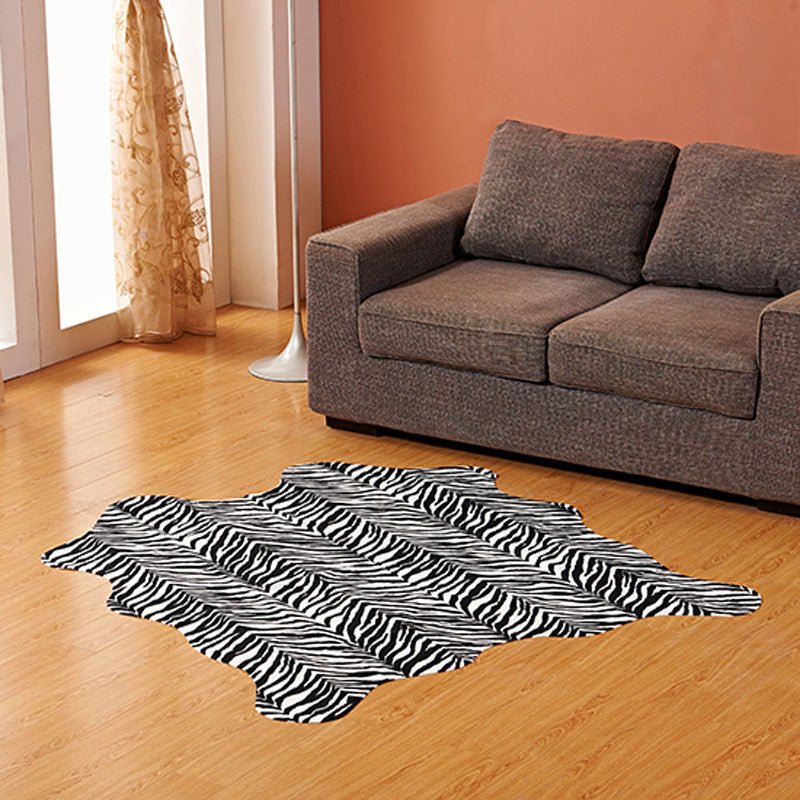 Minimalist Animal Skin Printed Rug Multi Colored Synthetics Carpet Stain-Resistant Easy Care Rug for Decoration Matte Black 4'8