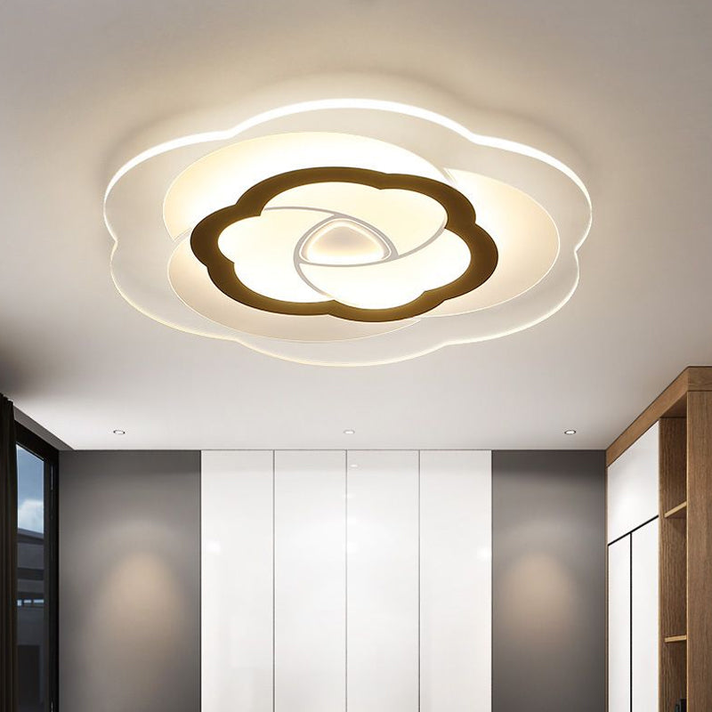 Nordic Flower Flush Ceiling Light Acrylic Living Room LED Flush Mount Lighting Fixture in Clear Clearhalo 'Ceiling Lights' 'Close To Ceiling Lights' 'Close to ceiling' 'Flush mount' Lighting' 2228034