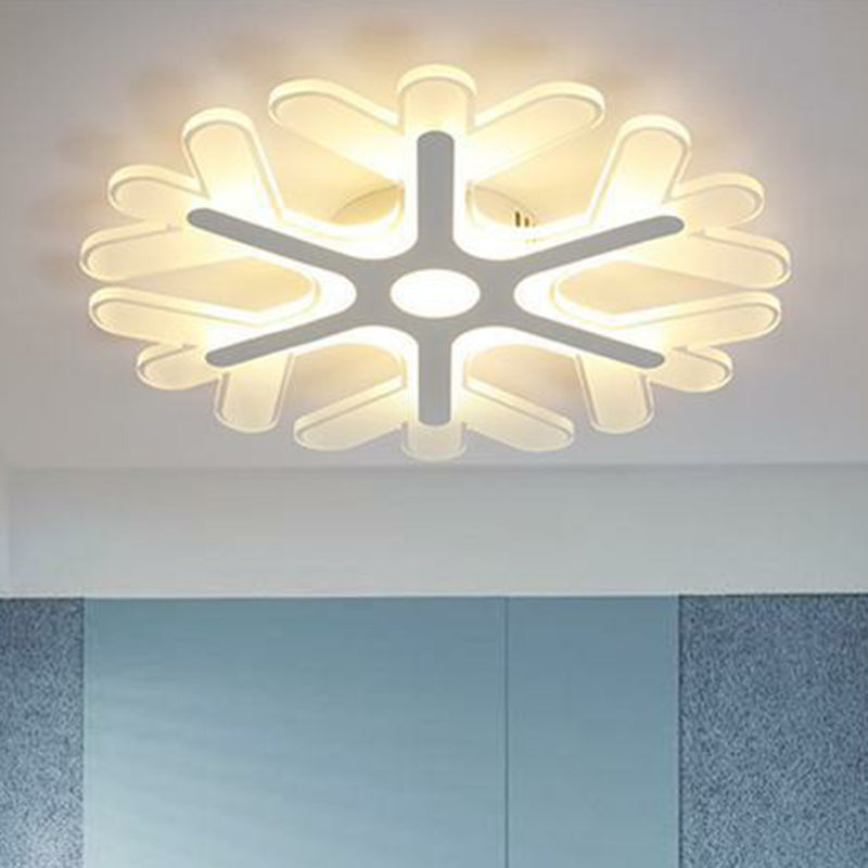 Snowflake Acrylic LED Flush Mount Modern Clear Flushmount Ceiling Light for Living Room Clear Warm Clearhalo 'Ceiling Lights' 'Close To Ceiling Lights' 'Close to ceiling' 'Flush mount' Lighting' 2228130