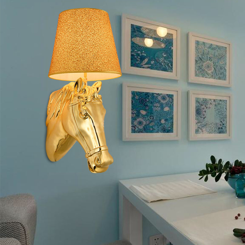 Metal Horse Head Sconce Lighting Classical 1 Light Indoor Wall Mounted Lamp in Gold, 8.5