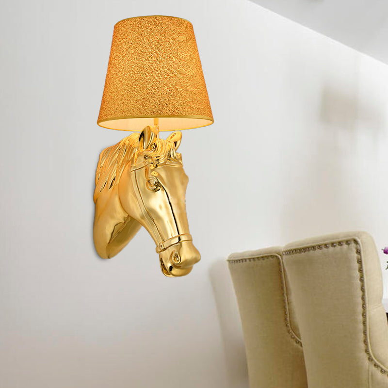 Metal Horse Head Sconce Lighting Classical 1 Light Indoor Wall Mounted Lamp in Gold, 8.5