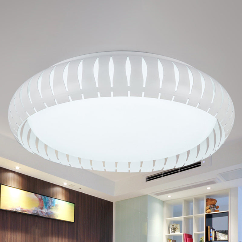 White/Black Circular Flush Mount Ceiling Light with Hollow Shade Simple Metal LED Ceiling Flush Mount for Living Room, 18.5