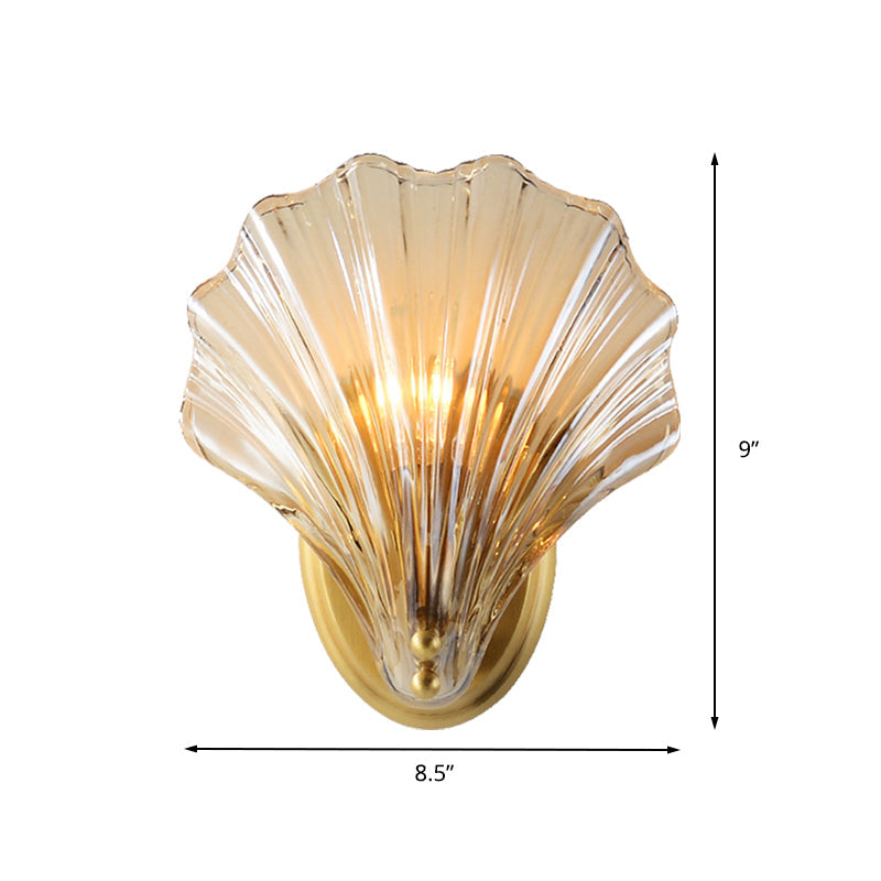 Traditional Scalloped Wall Mount Lighting Clear Glass 1 Head Wall Mounted Lamp in Brass Clearhalo 'Wall Lamps & Sconces' 'Wall Lights' Lighting' 238906