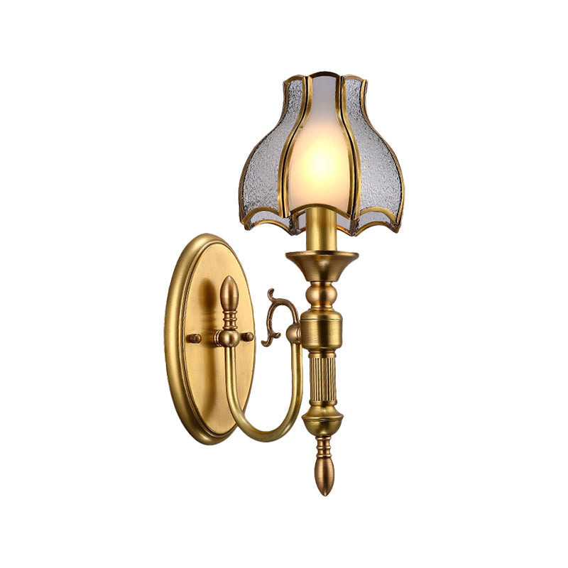 Curved Metal Sconce Light Traditionalism 1-Bulb Living Room Wall Light Fixture in Brass Clearhalo 'Wall Lamps & Sconces' 'Wall Lights' Lighting' 273679