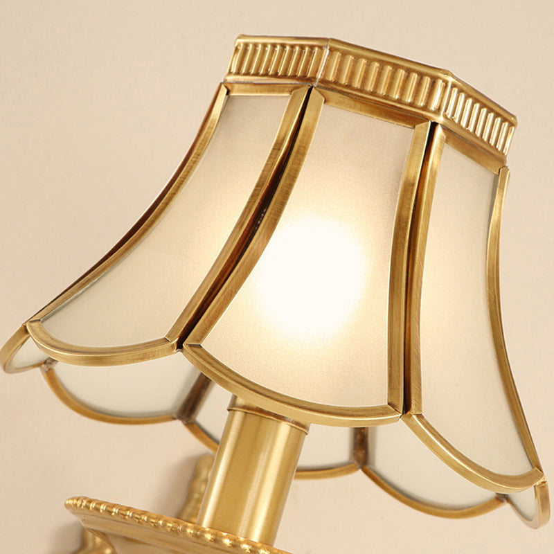 Traditional Scallop Sconce Light 1/2-Bulb Metal Wall Lighting Fixture in Brass for Living Room Clearhalo 'Wall Lamps & Sconces' 'Wall Lights' Lighting' 274440