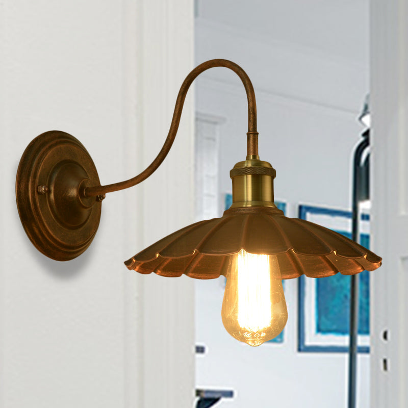 Metal Scalloped Edge Sconce Light Antique Style 1 Bulb Weathered Copper Wall Light Fixture with Gooseneck Arm Clearhalo 'Art deco wall lights' 'Cast Iron' 'Glass' 'Industrial wall lights' 'Industrial' 'Middle century wall lights' 'Modern' 'Rustic wall lights' 'Tiffany' 'Traditional wall lights' 'Wall Lamps & Sconces' 'Wall Lights' Lighting' 331426