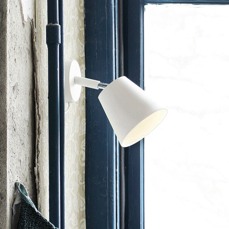 Tapered Wall Light Sconce Minimalist Metal 1 Head LED Bathroom Wall Mount Lighting in White/Chrome Clearhalo 'Cast Iron' 'Glass' 'Industrial' 'Modern wall lights' 'Modern' 'Tiffany' 'Traditional wall lights' 'Wall Lamps & Sconces' 'Wall Lights' Lighting' 339114