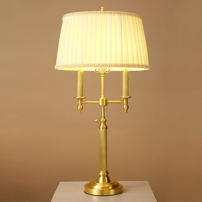 Fabric Barrel Table Lamp Traditional 1 Light Living Room Nightstand Light in White with Brass Base Brass Clearhalo 'Lamps' 'Table Lamps' Lighting' 339797