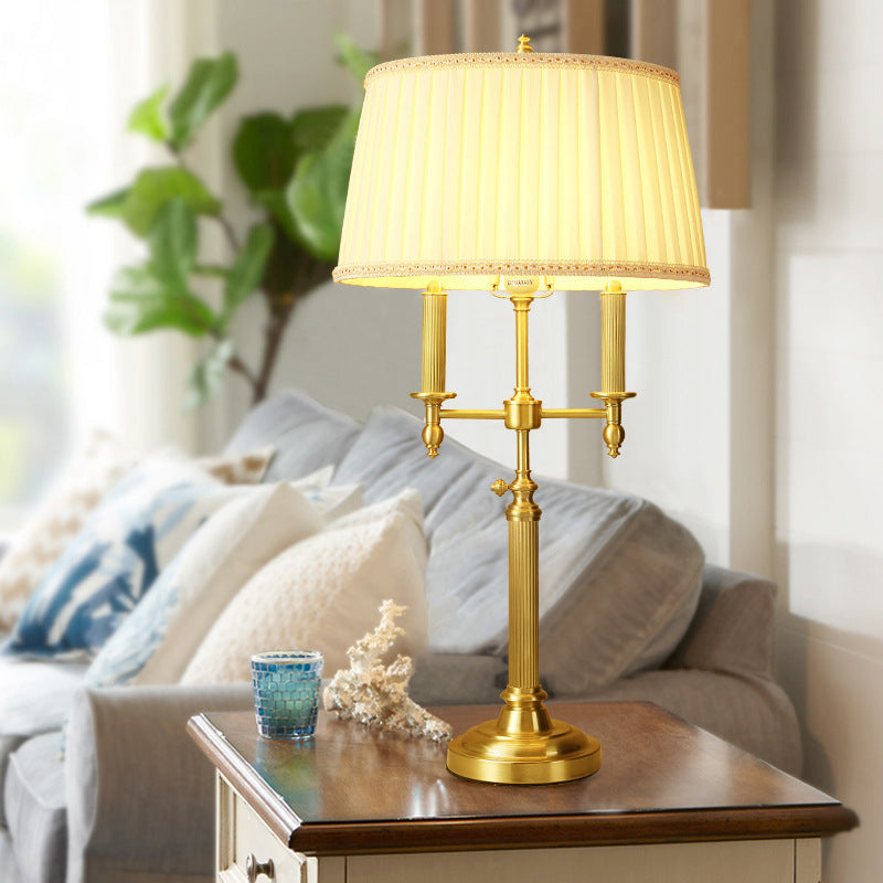 Fabric Barrel Table Lamp Traditional 1 Light Living Room Nightstand Light in White with Brass Base Clearhalo 'Lamps' 'Table Lamps' Lighting' 339798