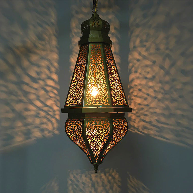 1 Bulb Laser Cut Pendant Lighting Tradition Metal Ceiling Hanging Light in Brass Clearhalo 'Ceiling Lights' 'Pendant Lights' 'Pendants' Lighting' 381578