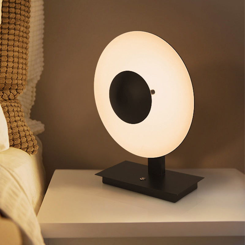 Metal Round Task Lighting Contemporary LED Reading Book Light in Black for Bedside Black Clearhalo 'Lamps' 'Table Lamps' Lighting' 400872