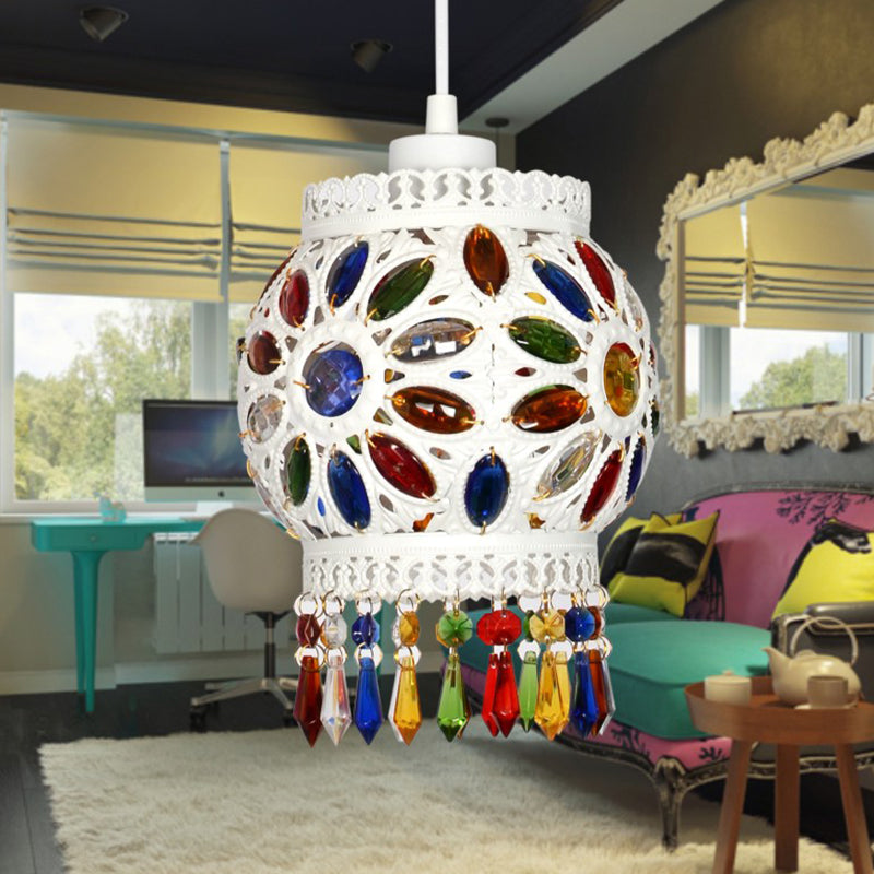 1 Light Pendant Ceiling Light Vintage Ball Metal Hanging Lamp in White for Bathroom White Clearhalo 'Ceiling Lights' 'Pendant Lights' 'Pendants' Lighting' 404108_44ee4737-0b89-47e3-974d-dfcfcc882e04